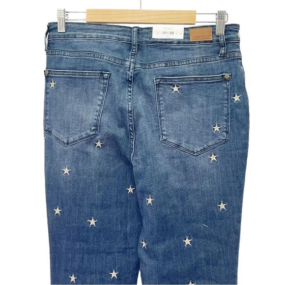 NWT Judy Blue High Rise Dark Super Flare Star Embroidered Jeans Size 30 | 10 New - Picture 7 of 16